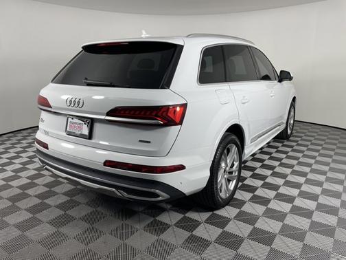 2024 Audi Q7 Premium Plus