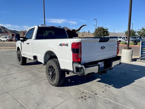 Oxford White 2023 Ford F-350 XLT