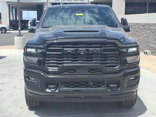 Diamond Black Crystal Pearlcoat 2026 RAM 2500 Black Express