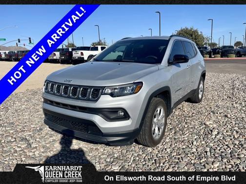 Silver Zynith Metallic Clearcoat 2024 Jeep Compass Latitude