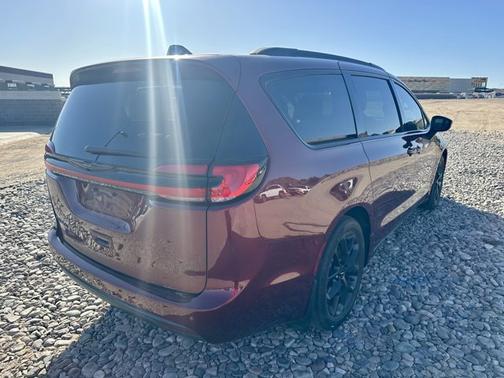 Velvet Red Pearlcoat 2023 Chrysler Pacifica Touring L