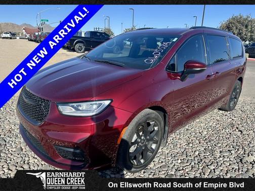 Velvet Red Pearlcoat 2023 Chrysler Pacifica Touring L