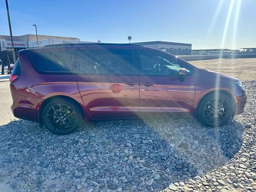 Velvet Red Pearlcoat 2023 Chrysler Pacifica Touring L