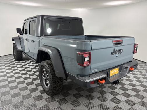 Anvil Clear Coat 2024 Jeep Gladiator Mojave