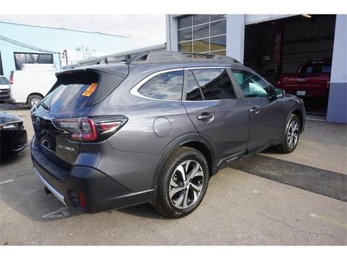 Photo 3 of 3 of 2020 Subaru Outback Limited