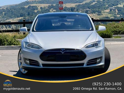 Silver Metallic 2013 Tesla Model S Sedan 4D
