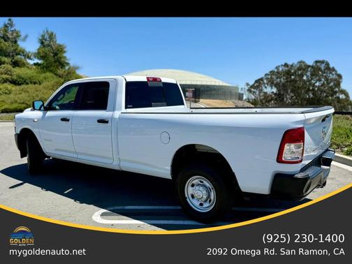 Bright White Clearcoat 2022 RAM 2500 Tradesman Crew Cab 4x4 8' Box