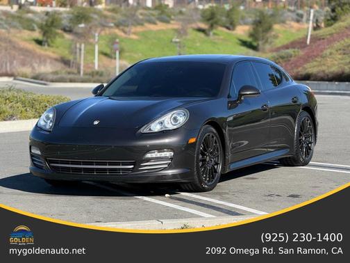 2013 Porsche Panamera 4 Platinum Edition
