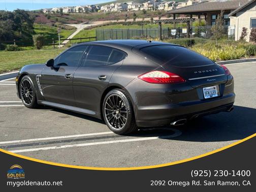 2013 Porsche Panamera 4 Platinum Edition