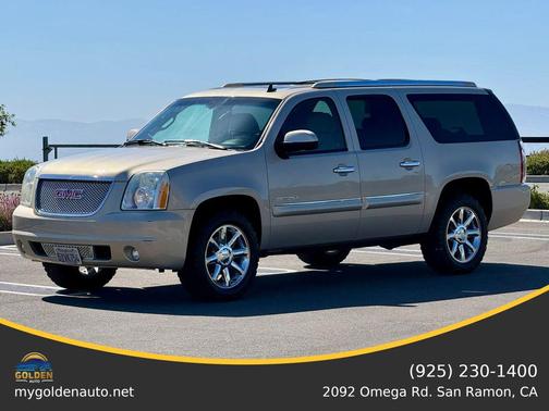 Gold 2007 GMC Yukon XL Denali