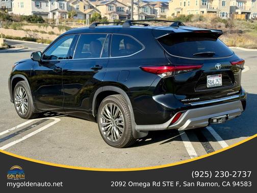 2022 Toyota Highlander Platinum