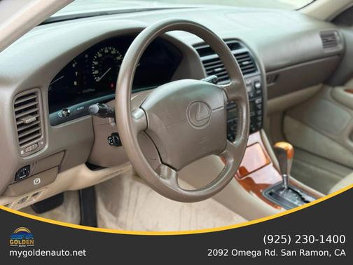 Diamond White Pearl 1997 Lexus LS 400 Base