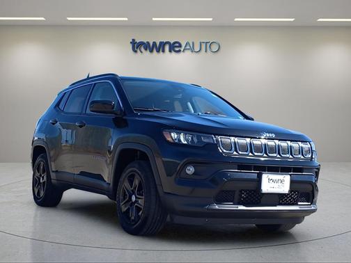 Diamond Black Crystal Pearlcoat 2022 Jeep Compass Latitude