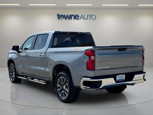Sterling Gray Metallic 2024 Chevrolet Silverado 1500 LT