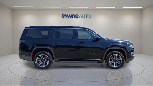 Diamond Black Crystal Pearlcoat 2022 Jeep Wagoneer Series III 4x4