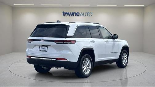 2023 Jeep Grand Cherokee Laredo