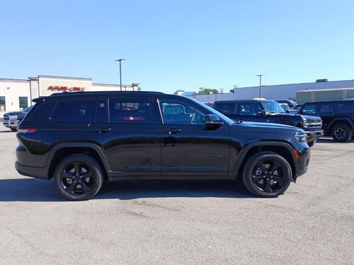 2023 Jeep Grand Cherokee L Altitude
