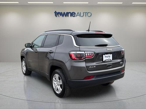 Granite Crystal Metallic Clearcoat 2022 Jeep Compass Latitude