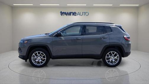 2023 Jeep Compass Latitude Lux