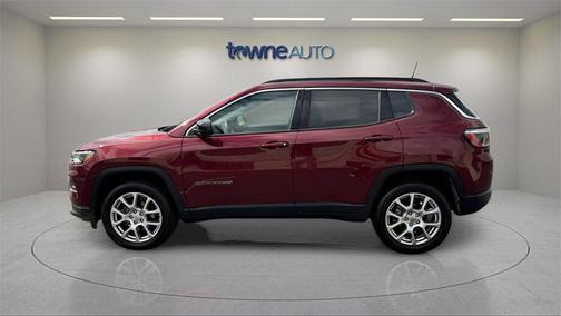 2022 Jeep Compass Latitude Lux
