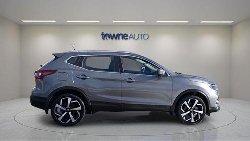 2022 Nissan Rogue Sport SL