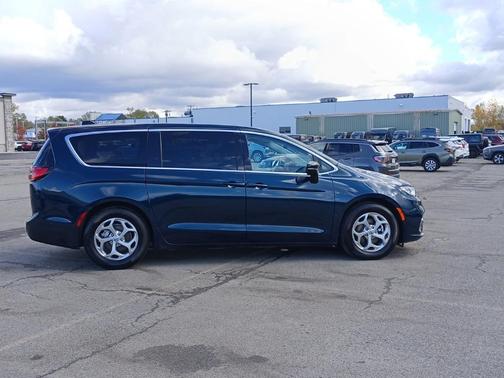 2024 Chrysler Pacifica Limited