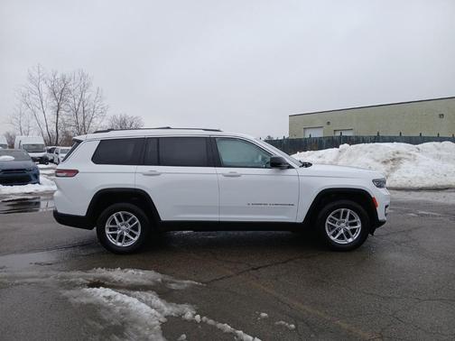 2022 Jeep Grand Cherokee L Laredo