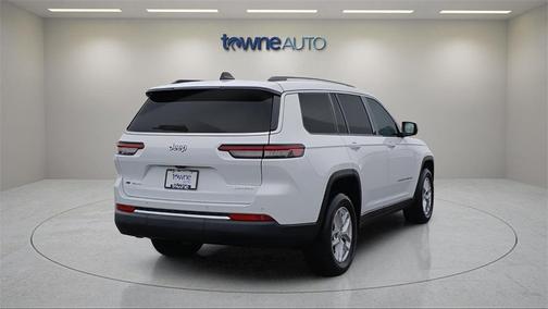 2022 Jeep Grand Cherokee L Laredo