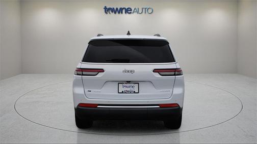 2022 Jeep Grand Cherokee L Laredo