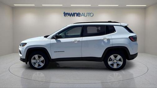 Bright White Clearcoat 2022 Jeep Compass Latitude