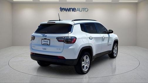 Bright White Clearcoat 2022 Jeep Compass Latitude