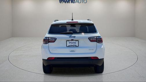 Bright White Clearcoat 2022 Jeep Compass Latitude
