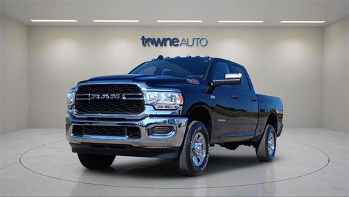 2022 RAM 2500 Tradesman Crew Cab 4x4 6'4' Box