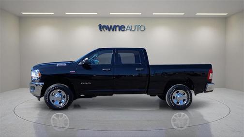 2022 RAM 2500 Tradesman Crew Cab 4x4 6'4' Box
