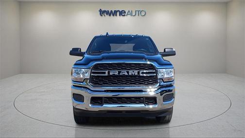 2022 RAM 2500 Tradesman Crew Cab 4x4 6'4' Box