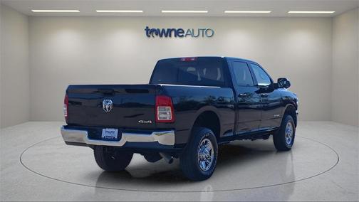 2022 RAM 2500 Tradesman Crew Cab 4x4 6'4' Box