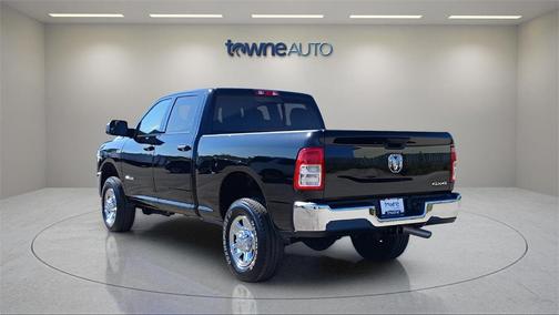2022 RAM 2500 Tradesman Crew Cab 4x4 6'4' Box
