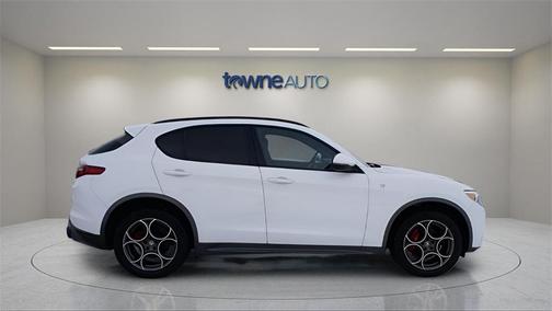 2022 Alfa Romeo Stelvio Ti