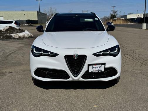 Alfa White 2024 Alfa Romeo Stelvio Ti