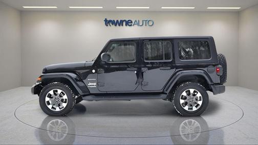 Black Clearcoat 2022 Jeep Wrangler Unlimited Sahara