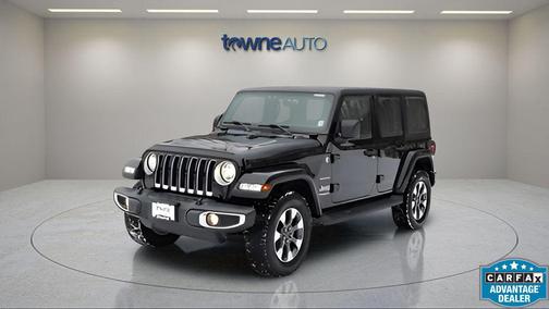 Black Clearcoat 2022 Jeep Wrangler Unlimited Sahara