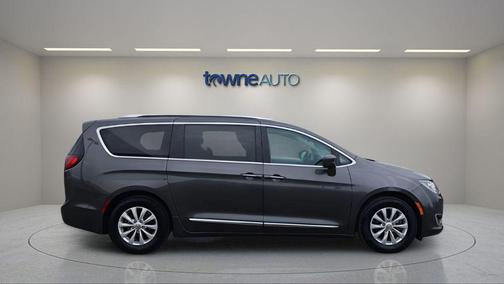 2018 Chrysler Pacifica Touring-L