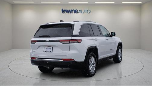 2023 Jeep Grand Cherokee Laredo