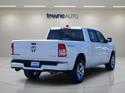 Bright White Clearcoat 2022 RAM 1500 Big Horn/Lone Star