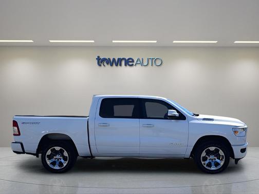 Bright White Clearcoat 2022 RAM 1500 Big Horn/Lone Star
