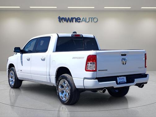 Bright White Clearcoat 2022 RAM 1500 Big Horn/Lone Star