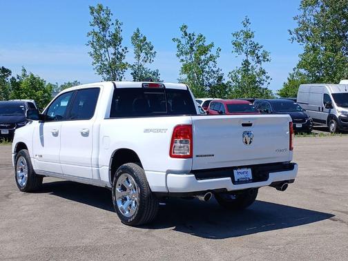 Bright White Clearcoat 2022 RAM 1500 Big Horn/Lone Star