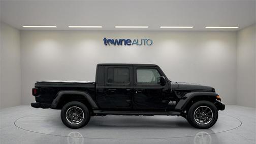 2022 Jeep Gladiator Overland