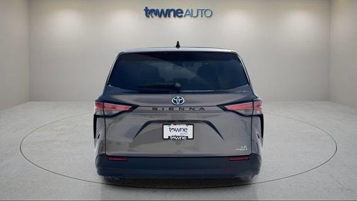 2021 Toyota Sienna LE