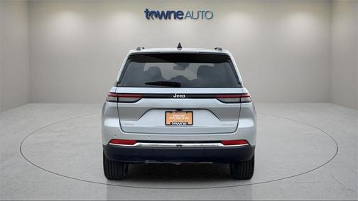 2023 Jeep Grand Cherokee Laredo